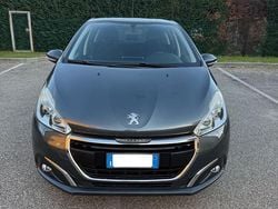 Grigio Usata 2015 Peugeot 208 Due volumi | 4700 € (Buon prezzo)