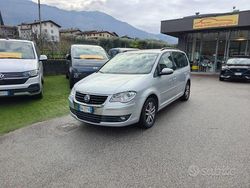Grigio Usata 2009 VW Touran Monovolume | 4900 € (Buon prezzo)
