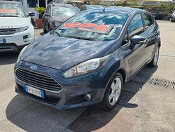 Grigio Usata 2014 Ford Fiesta Titanium Tre volumi | 4900 € (Buon prezzo)