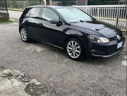 Nero Usata 2015 VW Golf VII Highline Tre volumi | 12.000 € (Buon prezzo)