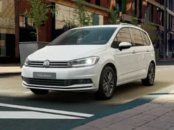 Pure white Nuova 2025 VW Touran Edition Monovolume | 45.200 €