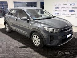 Grigio scuro metallizzato Usata 2022 Kia Stonic Urban SUV | 10.900 € (Ottimo prezzo)