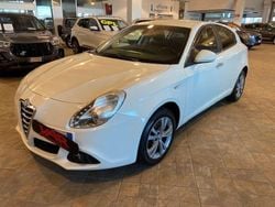 Bianco Usata 2013 Alfa Romeo Giulietta Tre volumi | 5399 € (Ottimo prezzo)