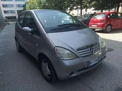 Argento Usata 1999 Mercedes A140 Due volumi | 2700 € (Molto cara)