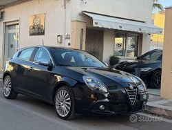 Nero Usata 2015 Alfa Romeo Giulietta Exclusive Tre volumi | 9990 € (Cara)