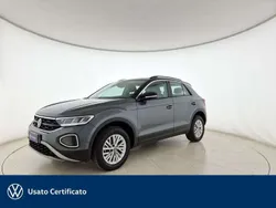 Indium grey metallizzato nero Usata 2024 VW T-Roc Life SUV | 25.700 € (Ottimo prezzo)