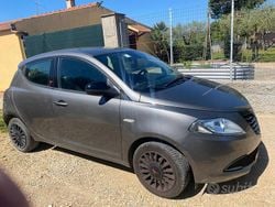 Usata 2015 Lancia Ypsilon Silver Due volumi | 6800 € (Buon prezzo)
