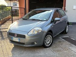 Grigio Usata 2009 Fiat Grande Punto Active Due volumi | 2550 € (Buon prezzo)