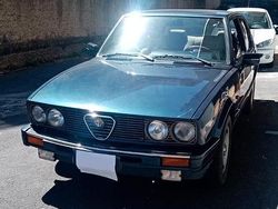 Blu Usata 1983 Alfa Romeo Alfetta Quadrifoglio Tre volumi | 12.500 €