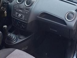 Grigio Usata 2008 Ford Fiesta Due volumi | 1300 € (Buon prezzo)