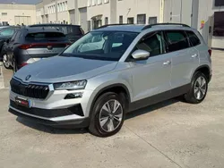 Argento Usata 2023 Skoda Karoq Executive SUV | 21.900 € (Ottimo prezzo)