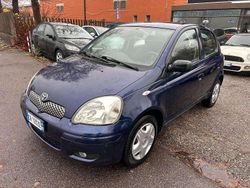 Blu/azzurro Usata 2004 Toyota Yaris Due volumi | 3900 € (Cara)