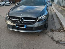Grigio Usata 2017 Mercedes A180 Tre volumi | 14.000 € (Ottimo prezzo)