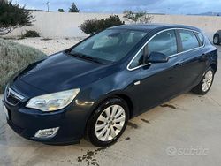 Blu Usata 2011 Opel Astra Cosmo Tre volumi | 3900 € (Buon prezzo)