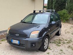 Grigio Usata 2007 Ford Fusion Collection Tre volumi | 1990 € (Buon prezzo)