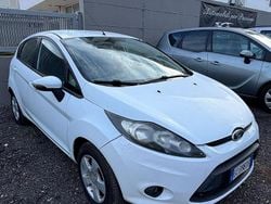Bianco Usata 2011 Ford Fiesta Titanium Tre volumi | 2799 € (Super prezzo)
