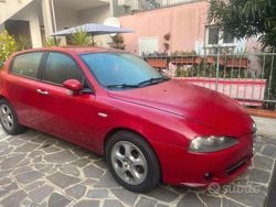 Rosso Usata 2007 Alfa Romeo 147 Due volumi | 3500 € (Buon prezzo)
