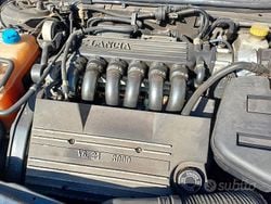 Grigio Usata 2003 Lancia Thesis Tre volumi | 3850 € (Buon prezzo)