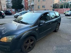 Grigio Usata 2006 Ford Focus Station wagon | 800 € (Cara)
