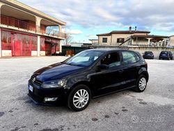Nero Usata 2011 VW Polo Comfortline Tre volumi | 2790 € (Buon prezzo)