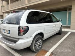 Grigio Usata 2004 Chrysler Voyager Monovolume | 2900 € (Buon prezzo)