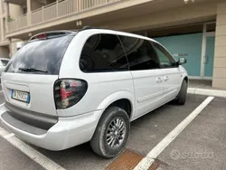Usata 2004 Chrysler Voyager Monovolume | 2900 € (Ottimo prezzo)