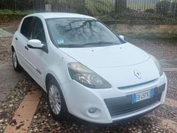 Bianco Usata 2010 Renault Clio III Dynamique Tre volumi | 4290 € (Buon prezzo)