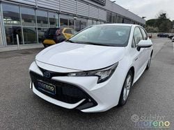 Bianco Usata 2020 Toyota Corolla Business Edition Tre volumi | 15.890 € (Buon prezzo)