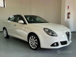 Bianco Usata 2014 Alfa Romeo Giulietta Distinctive Tre volumi | 6900 € (Buon prezzo)