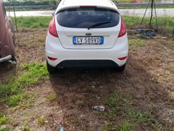 Bianco Usata 2012 Ford Fiesta Due volumi | 6500 € (Cara)
