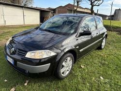 Usata 2004 Renault Mégane II Dynamique Tre volumi | 3200 €