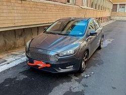 Grigio Usata 2017 Ford Focus Tre volumi | 7500 € (Buon prezzo)