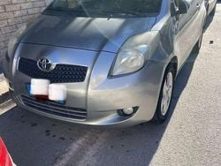 Usata 2006 Toyota Yaris Sol Tre volumi | 2000 € (Ottimo prezzo)
