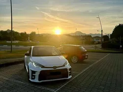 Bianco Usata 2022 Toyota Yaris Tre volumi | 40.000 € (Cara)