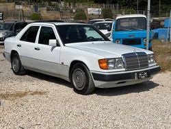 Bianco Usata 1992 Mercedes E200 Tre volumi | 3200 €