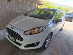 Bianco Usata 2015 Ford Fiesta Titanium Due volumi | 7500 € (Buon prezzo)