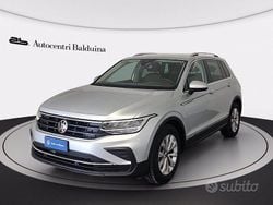 Argento met Usata 2022 VW Tiguan Life SUV | 24.500 € (Buon prezzo)
