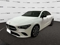 Bianco metallizzato Usata 2020 Mercedes CLA180 Sport Tre volumi | 27.900 € (Ottimo prezzo)