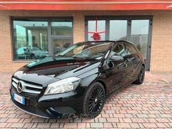 Usata 2015 Mercedes A180 Premium Tre volumi | 9900 € (Super prezzo)