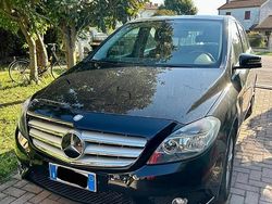 Nero Usata 2014 Mercedes B180 Monovolume | 9000 €