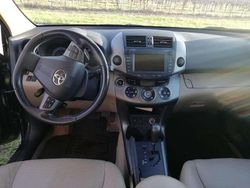 Grigio Usata 2010 Toyota RAV4 Luxury SUV | 11.500 € (Molto cara)