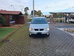 Grigio Usata 2006 VW Touran Monovolume | 2400 € (Buon prezzo)