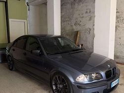 Usata 2001 BMW 320 Efficient Dynamics Tre volumi | 3500 € (Molto cara)