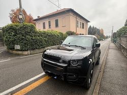 Usata 2023 Land Rover Defender Carpathian Edition SUV | 105.000 € (Molto cara)