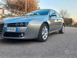 Grigio Usata 2008 Alfa Romeo 159 Tre volumi | 6000 € (Molto cara)