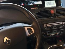 Nero Usata 2012 Renault Grand Scénic III Monovolume | 6000 € (Buon prezzo)