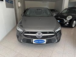 Grigio Usata 2019 Mercedes A180 Tre volumi | 17.500 € (Buon prezzo)