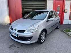 Argento Usata 2007 Renault Clio III Dynamique Tre volumi | 3900 € (Buon prezzo)