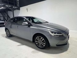 Grigio Usata 2018 Volvo V40 Momentum Tre volumi | 6400 € (Ottimo prezzo)