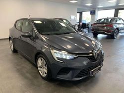 Blu Usata 2022 Renault Clio V Zen Tre volumi | 13.900 € (Ottimo prezzo)